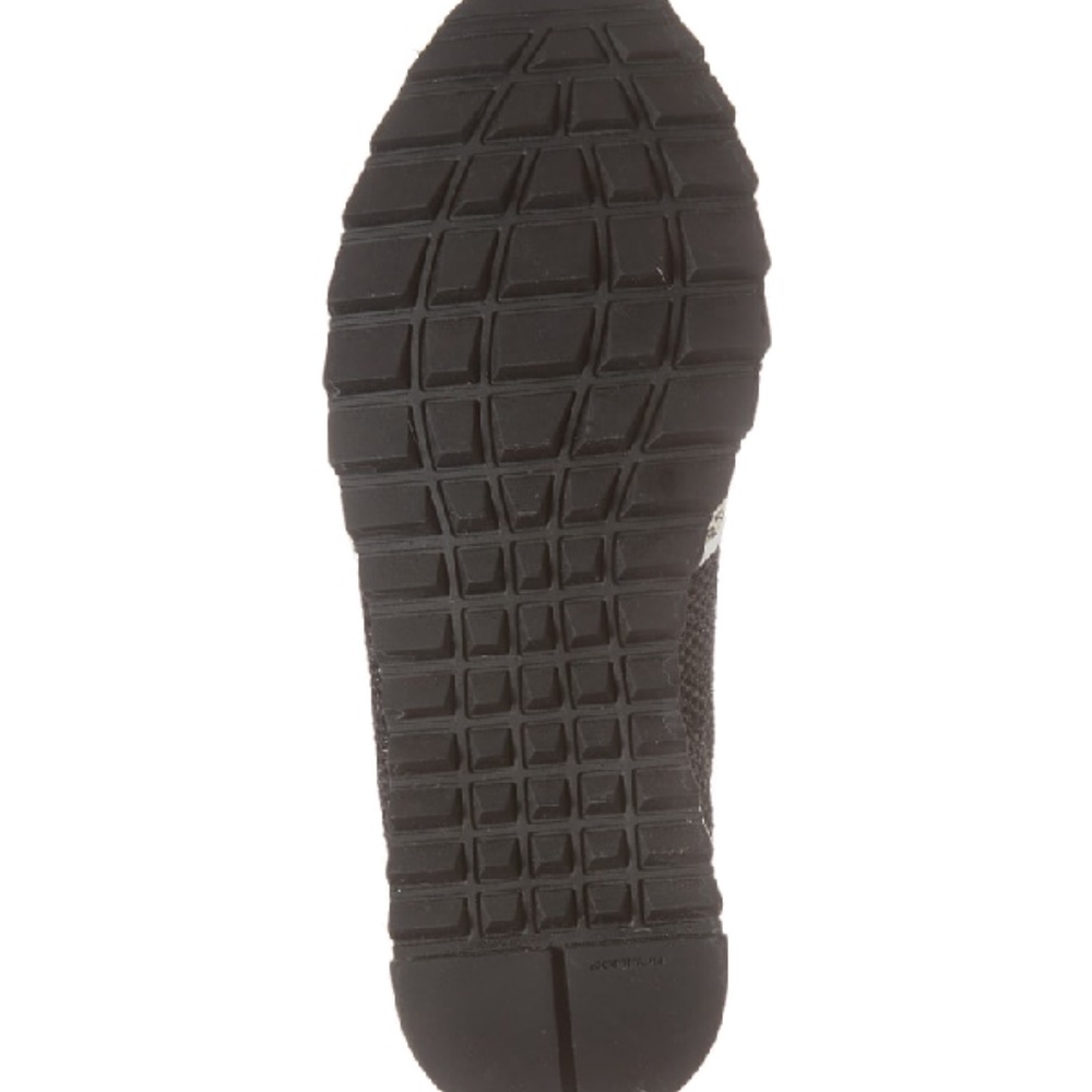 P448 | Boston Sneaker | Black and Ivory | Size 39 - Picture 3 of 11